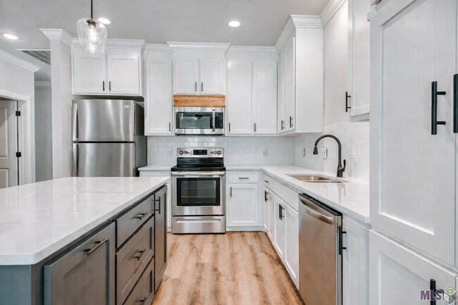 Building Photo - 8065 Lockhart Rd