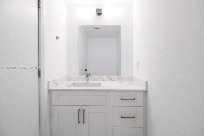 Building Photo - 92 SW 3rd St