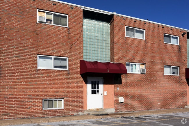 Building Photo - Laurene Gardens Condominium