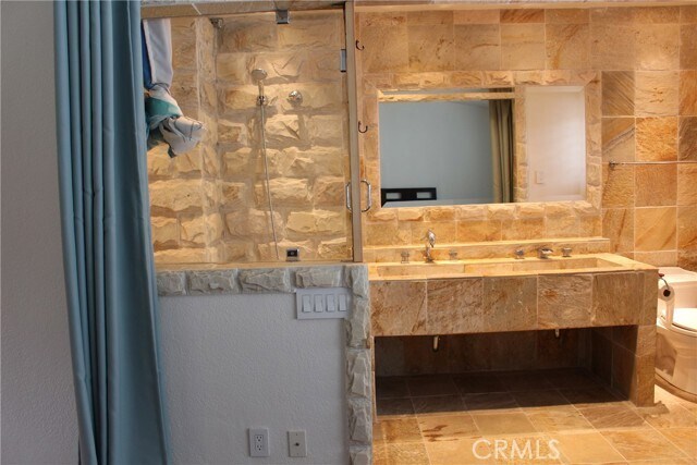 Building Photo - 11 Starshine