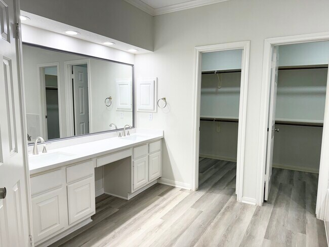 Building Photo - 4226 Roaring Rapids Dr