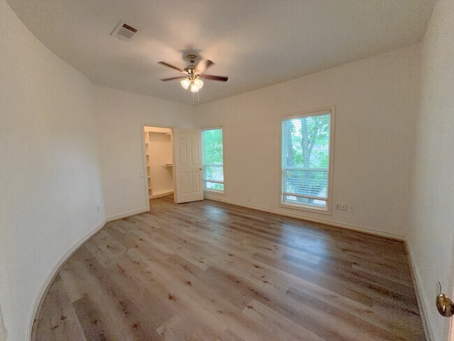 Building Photo - 11852 Taylorcrest Rd