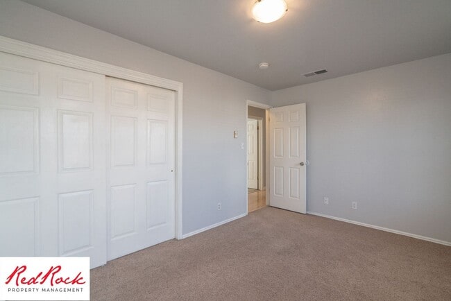 Building Photo - 237 N Scenic Dr W