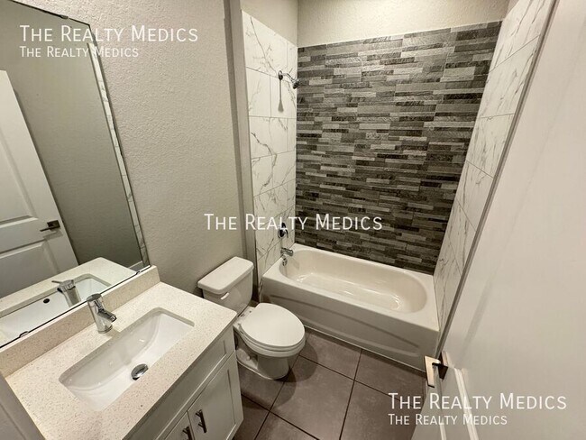 Building Photo - 310 Drum Ct