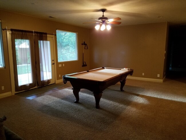 Building Photo - Beautiful Home in The Boulders