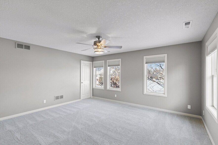 Building Photo - 14246 Garden Way N