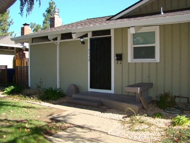 Primary Photo - 606 Millich Dr