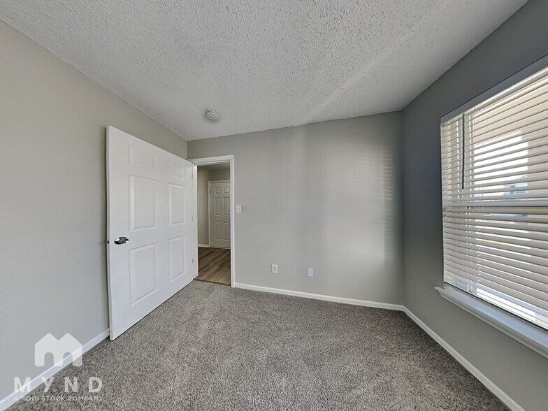 Building Photo - 1315 Osprey Way