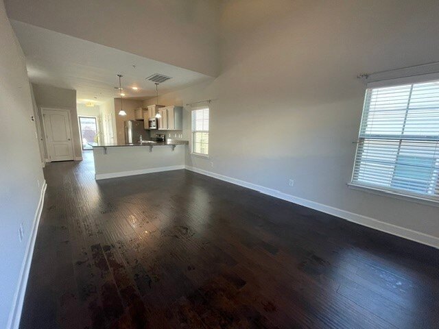 Building Photo - 2022 Abbingdon Way