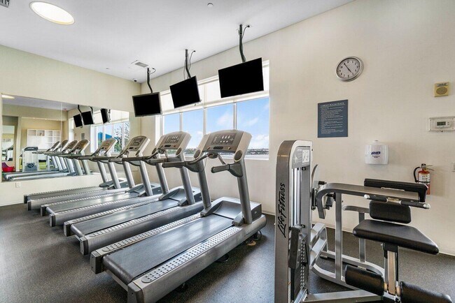 Building Photo - 300 S Australian Ave