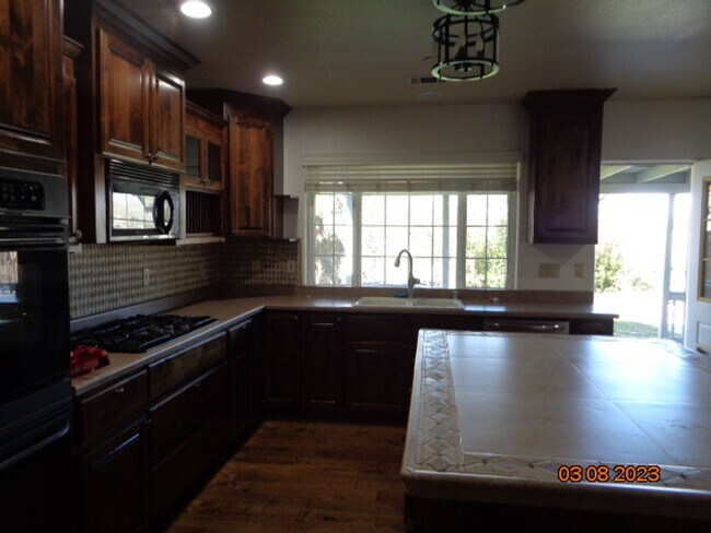 Building Photo - 5313 Elmira Rd