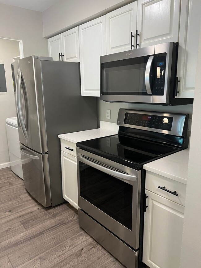 Building Photo - Remodeled Two Bedroom Tabby Walk Villa on First Floor