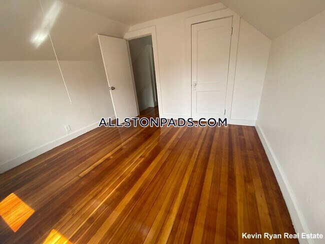 Building Photo - 5 Boulevard Terrace