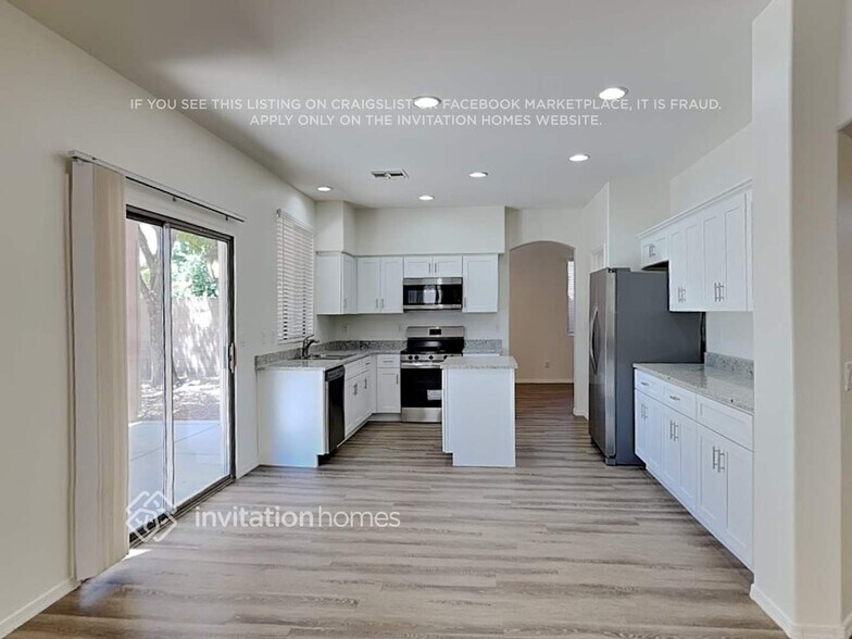 Building Photo - 2903 E Indian Wells Pl