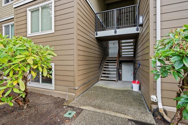 Building Photo - Spacious 2-bed 2-bath condo in Everett