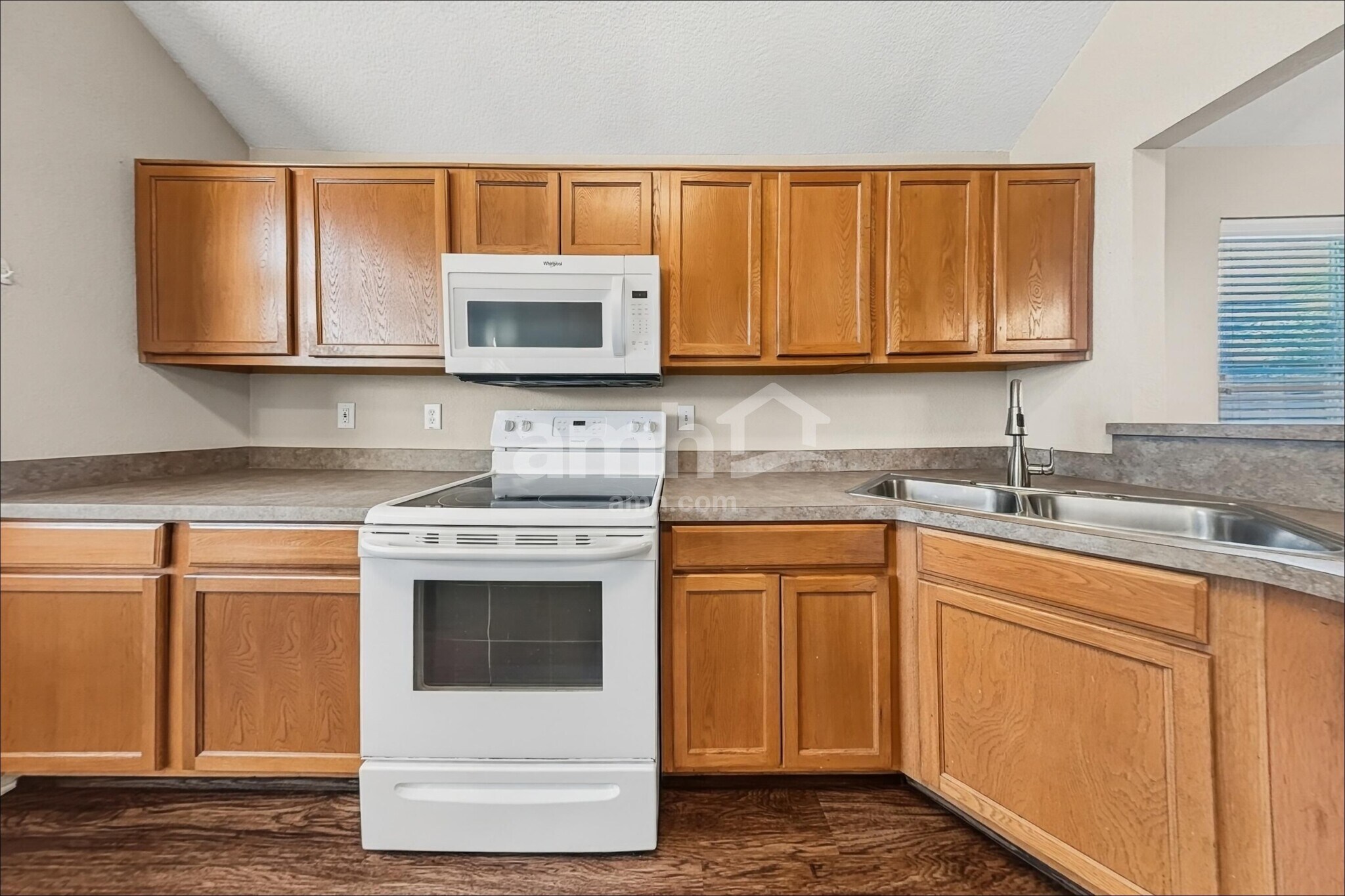 Building Photo - 912 Buffalo Springs Dr