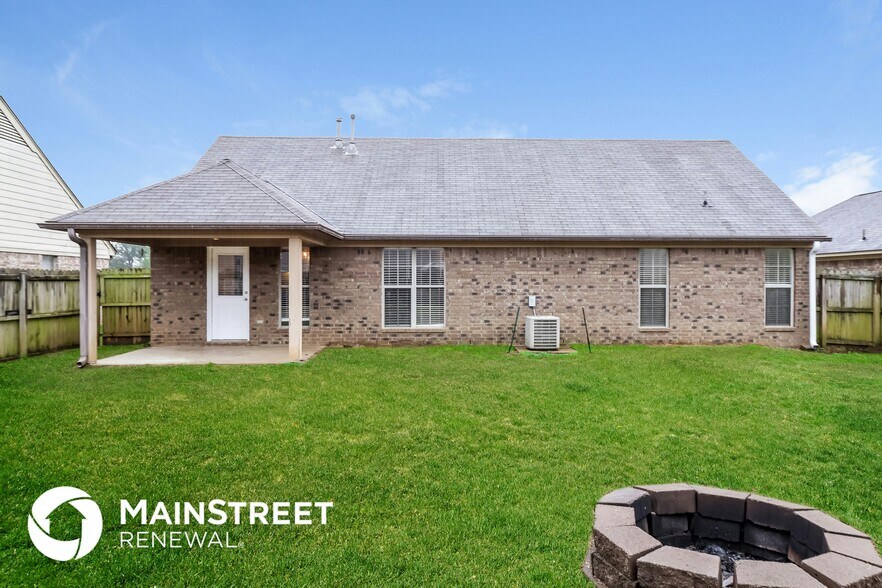 Building Photo - 8345 Willow Dr