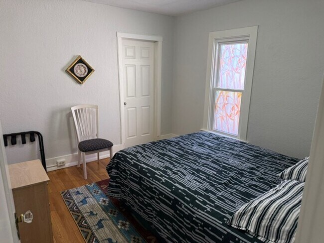 Building Photo - Gorgeous 2 Bedroom in Old Colorado City