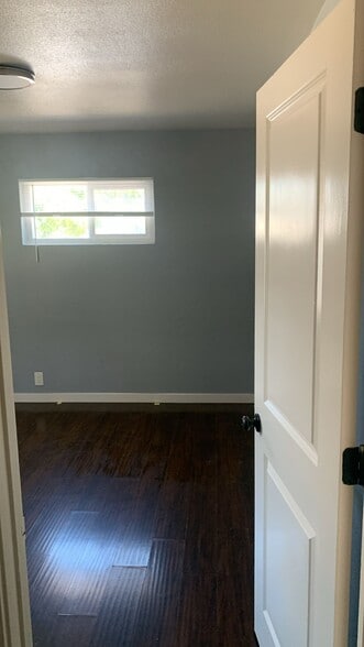 Building Photo - 832 Jeanne Ave