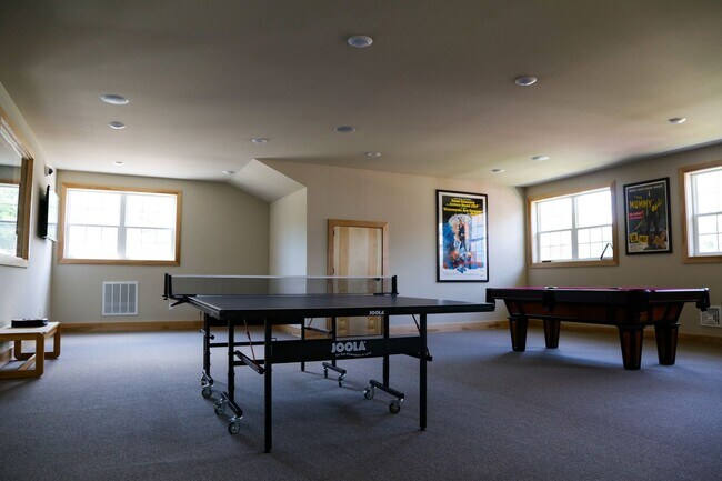 Building Photo - 251 Bayberry Cir