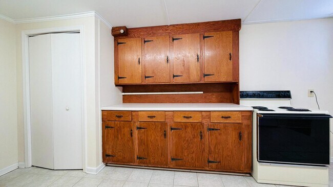 Building Photo - 494 Old Jonesboro Rd