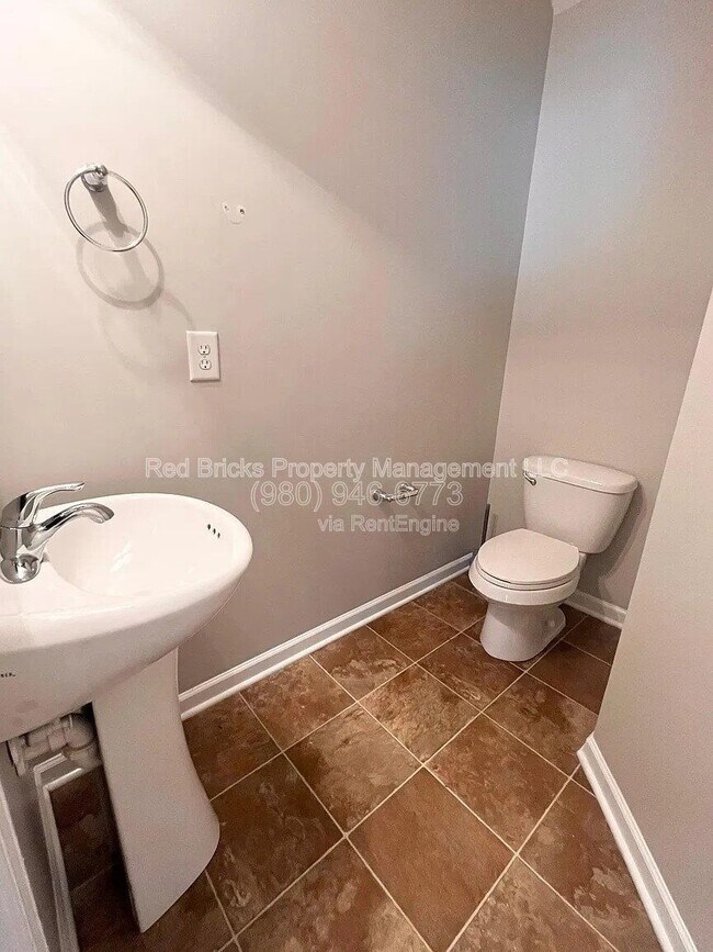 Building Photo - 4630 Craigmoss Ln