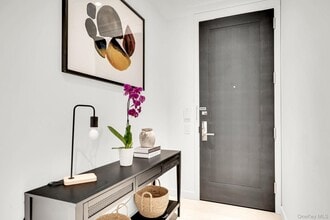 Building Photo - 138 E 50th St