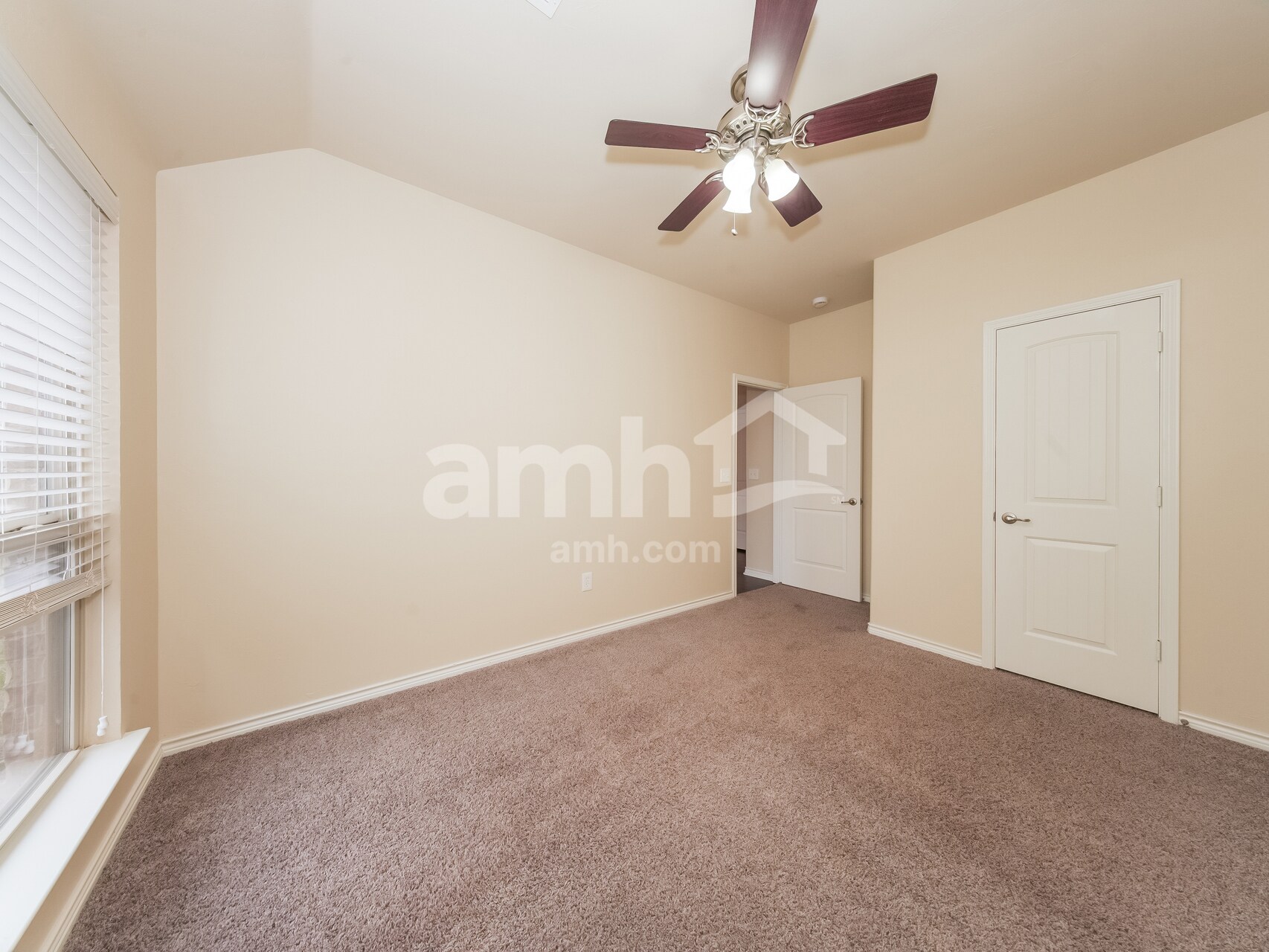 Building Photo - 16304 Fair Winds Way