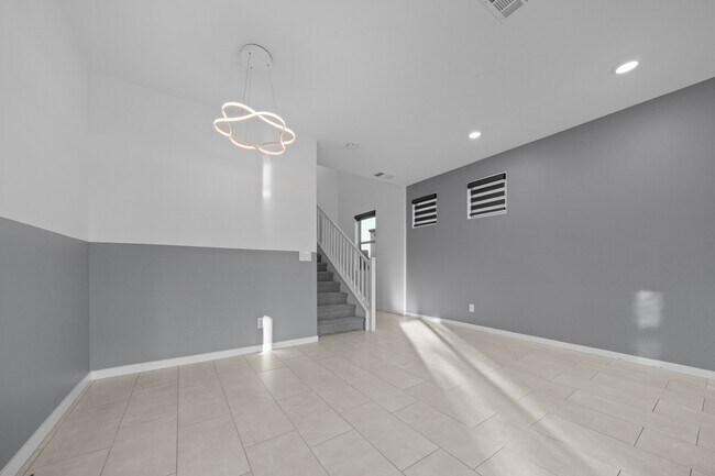 Building Photo - 713 Foreign Reef Wy