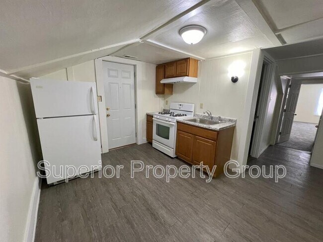 Building Photo - 525 1/2 Cherry St