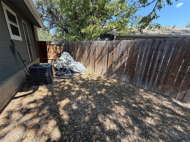 Building Photo - 5808 Cherry Park