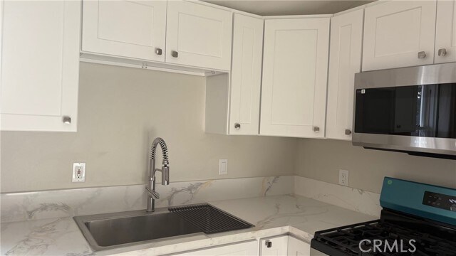 Building Photo - 314 S Broadway