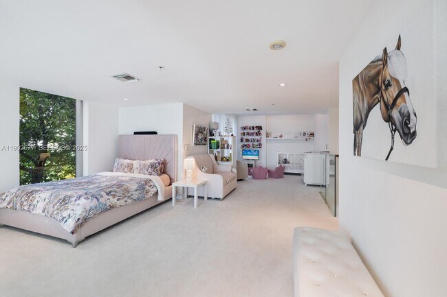 Building Photo - 7928 East Dr