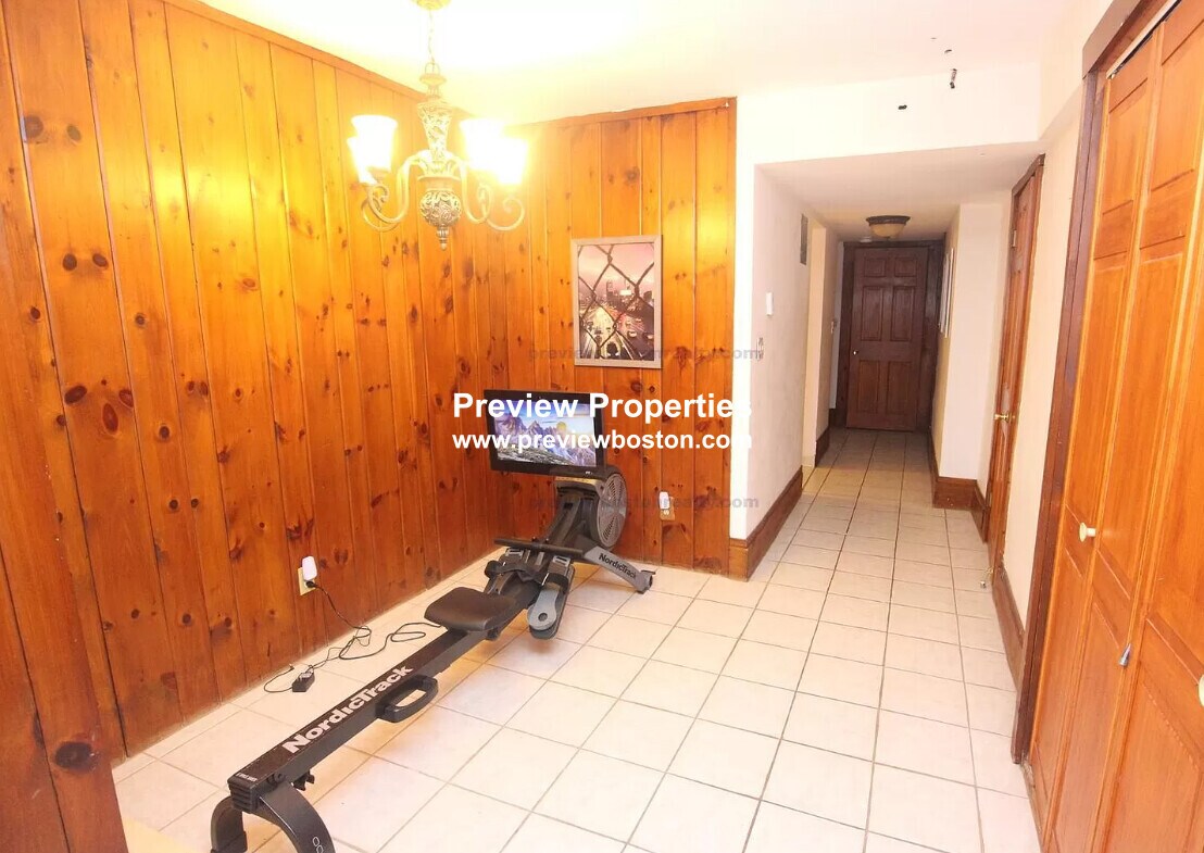 Building Photo - 9 Braemore Rd