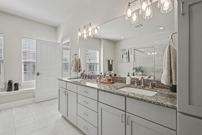 Building Photo - 1538 Dian St