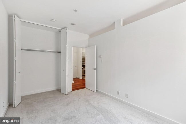 Building Photo - 219 S 18th St