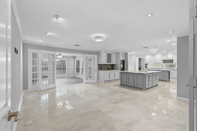 Building Photo - 3338 Prospect St