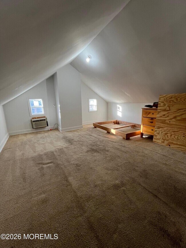 Building Photo - 11 Main St