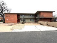 Building Photo - 1407 W 39th 1/2 St