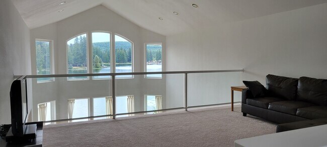Building Photo - Lake Retreat Waterfront Living | Spacious Home with Views + Utilities Included