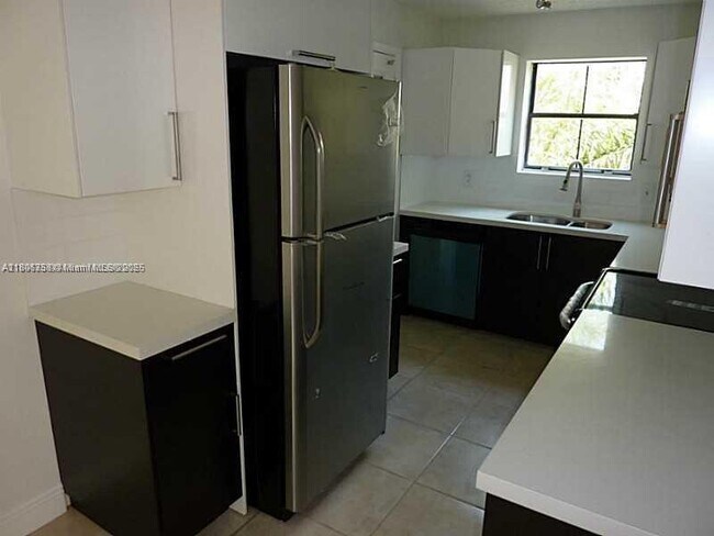 Primary Photo - 10500 SW 155th Ct