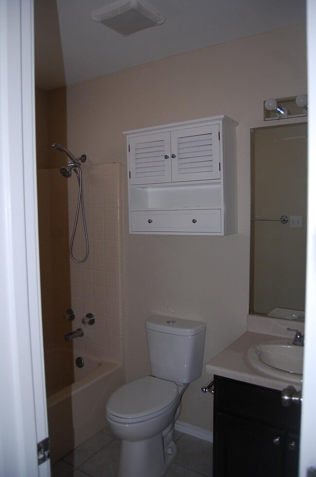 Building Photo - 3222 Monclova Dr