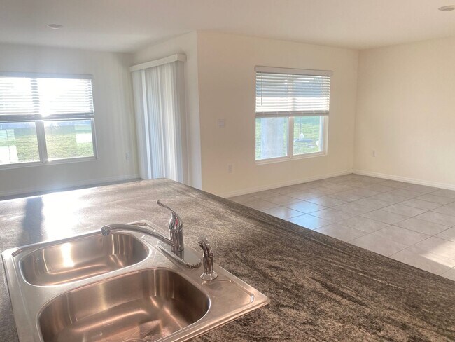 Building Photo - Beautiful 3/2 in Greystone Hills Gated Com...