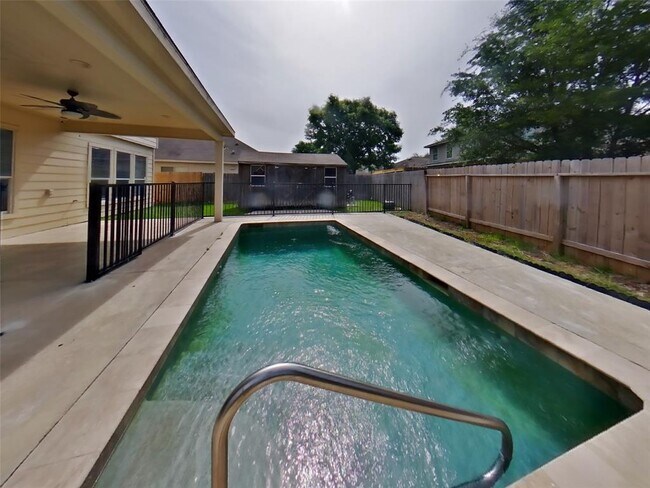Building Photo - 6715 Starcroft Ct