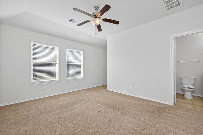 Building Photo - 23764 Via Maria Dr