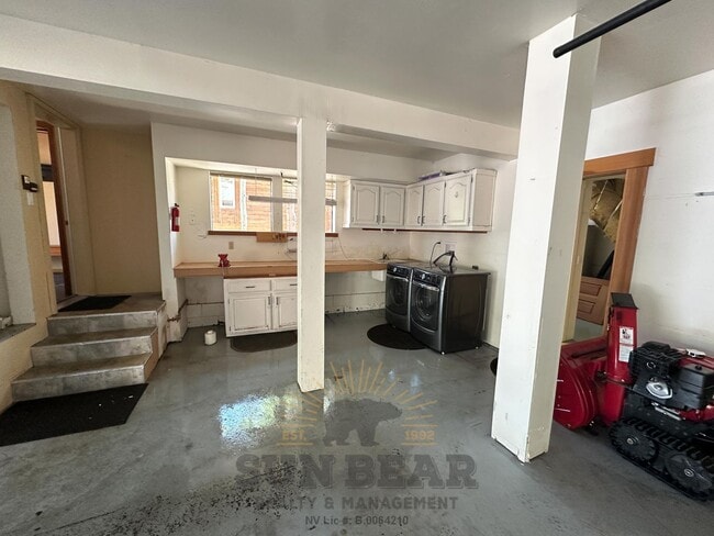 Building Photo - Bright Unfurnished Home with 2 Car Garage!