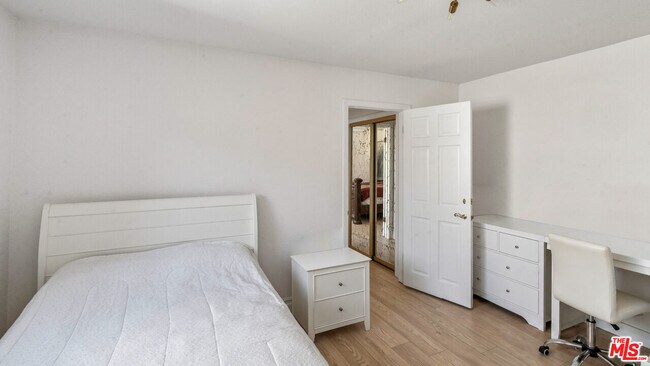 Building Photo - 359 Dalkeith Ave