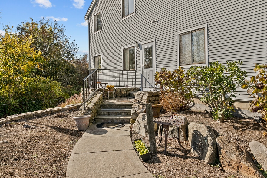 Building Photo - 66 Girard Ave