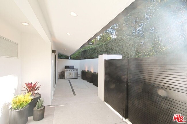 Building Photo - 7353 Pyramid Pl