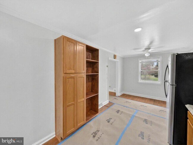 Building Photo - 10506 Lorain Ave